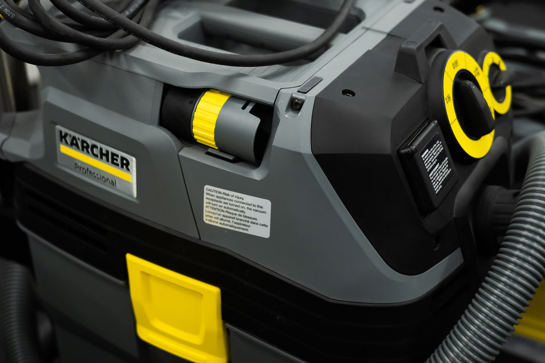 Commercial vacuum cleaners in Store Images