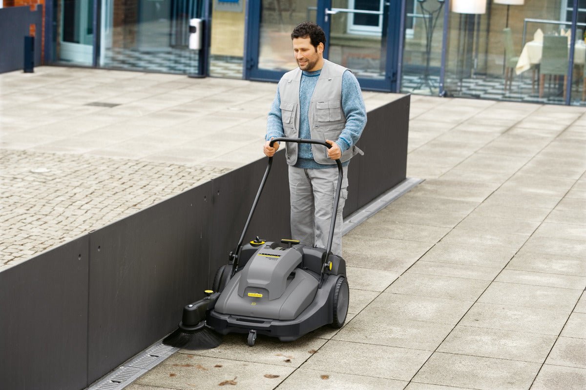 Karcher Vacuum Sweeper  KM 70-30
