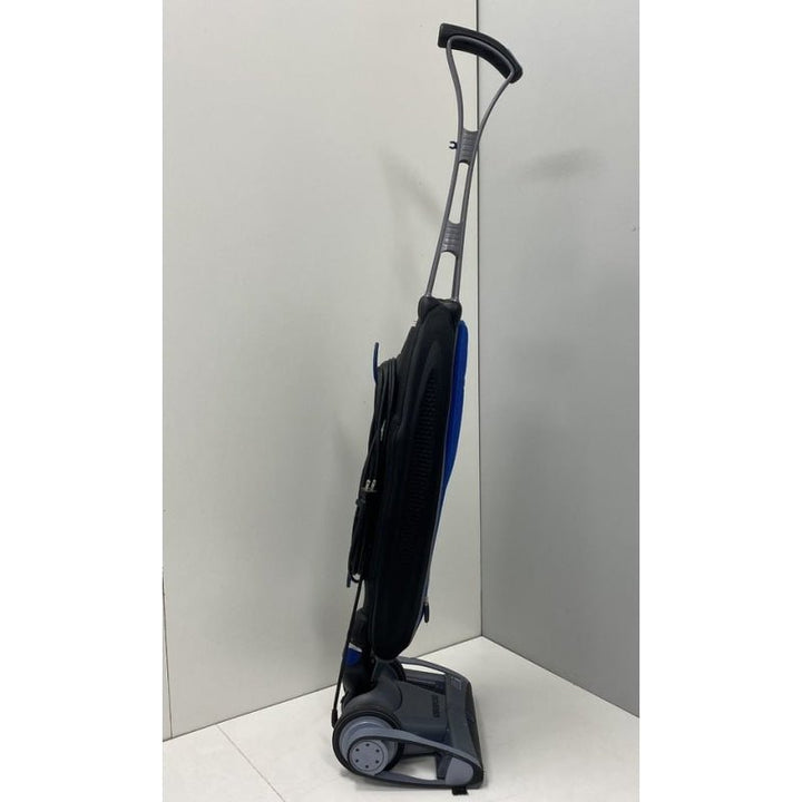 Oreck Magnesium Upright Vacuum - Smoking Deals