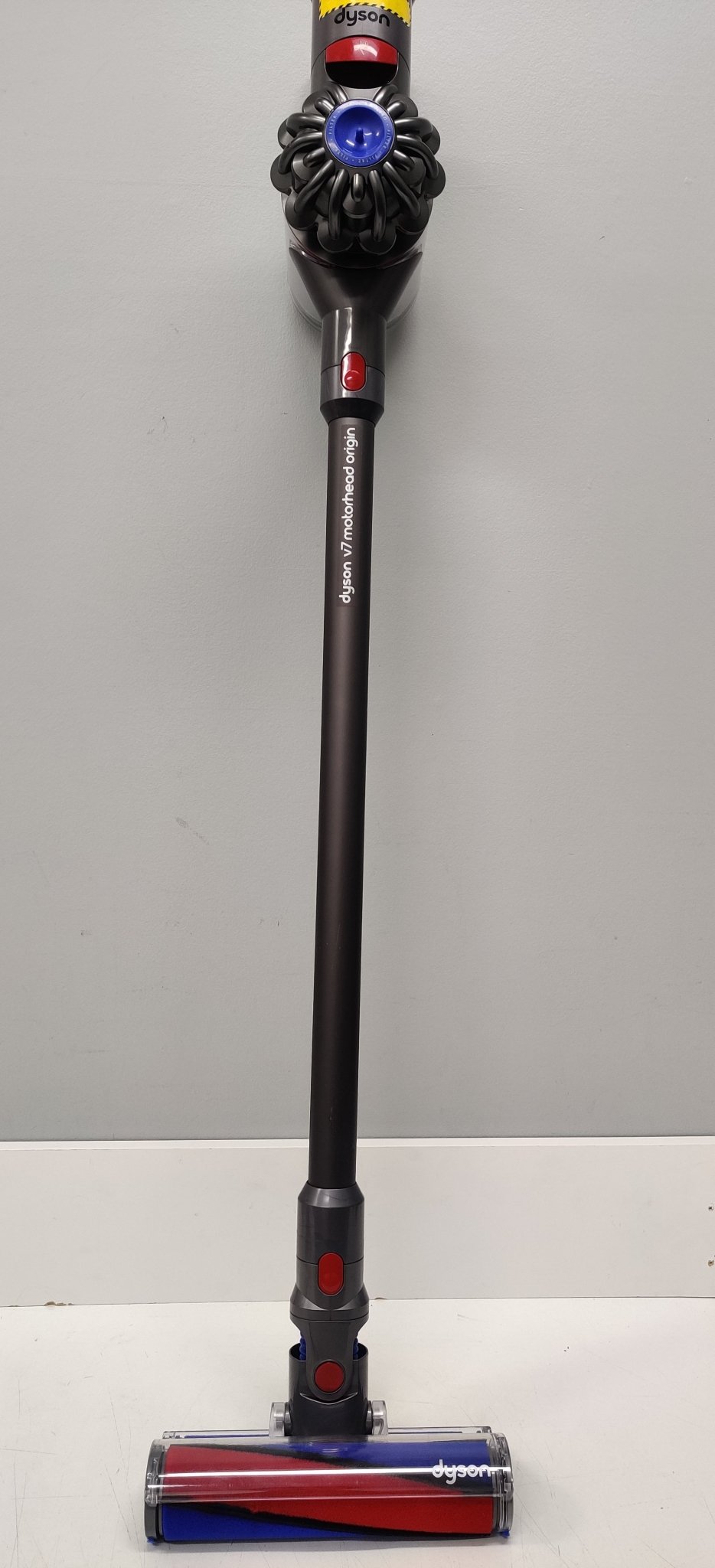 Refurbished Dyson V7 Complete Hardfloor Cordless Stick Vacuum